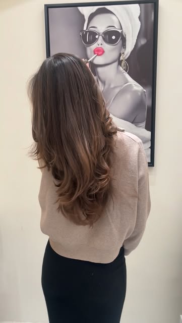 Soft brunette balayage after a blow-dry